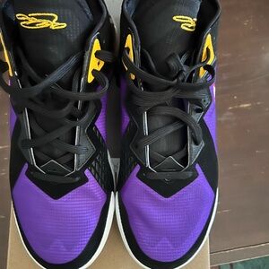 Lebron 18 low purple and gold size 11.5
